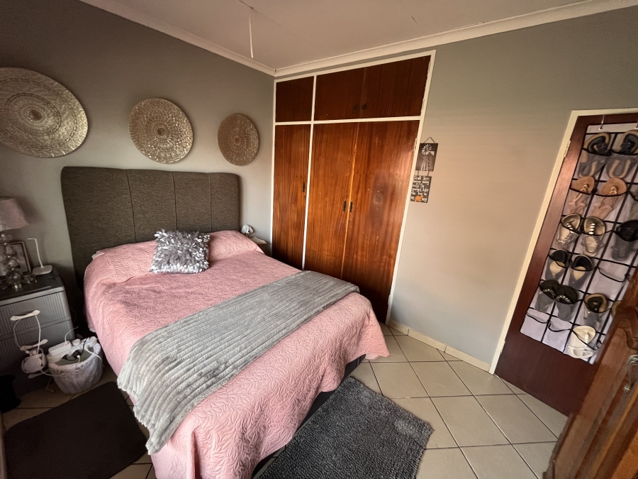 To Let 3 Bedroom Property for Rent in Geelhoutpark North West